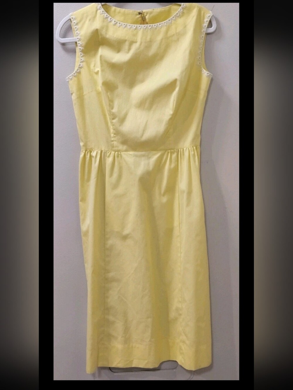 VTG 60s Yellow Sheath White Lace Trim Sleeveless Mod Wiggle Handmade Dress